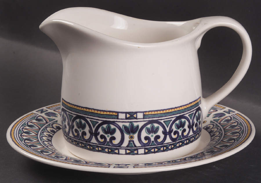 Capistrano Gravy Boat & Underplate by Pfaltzgraff-1