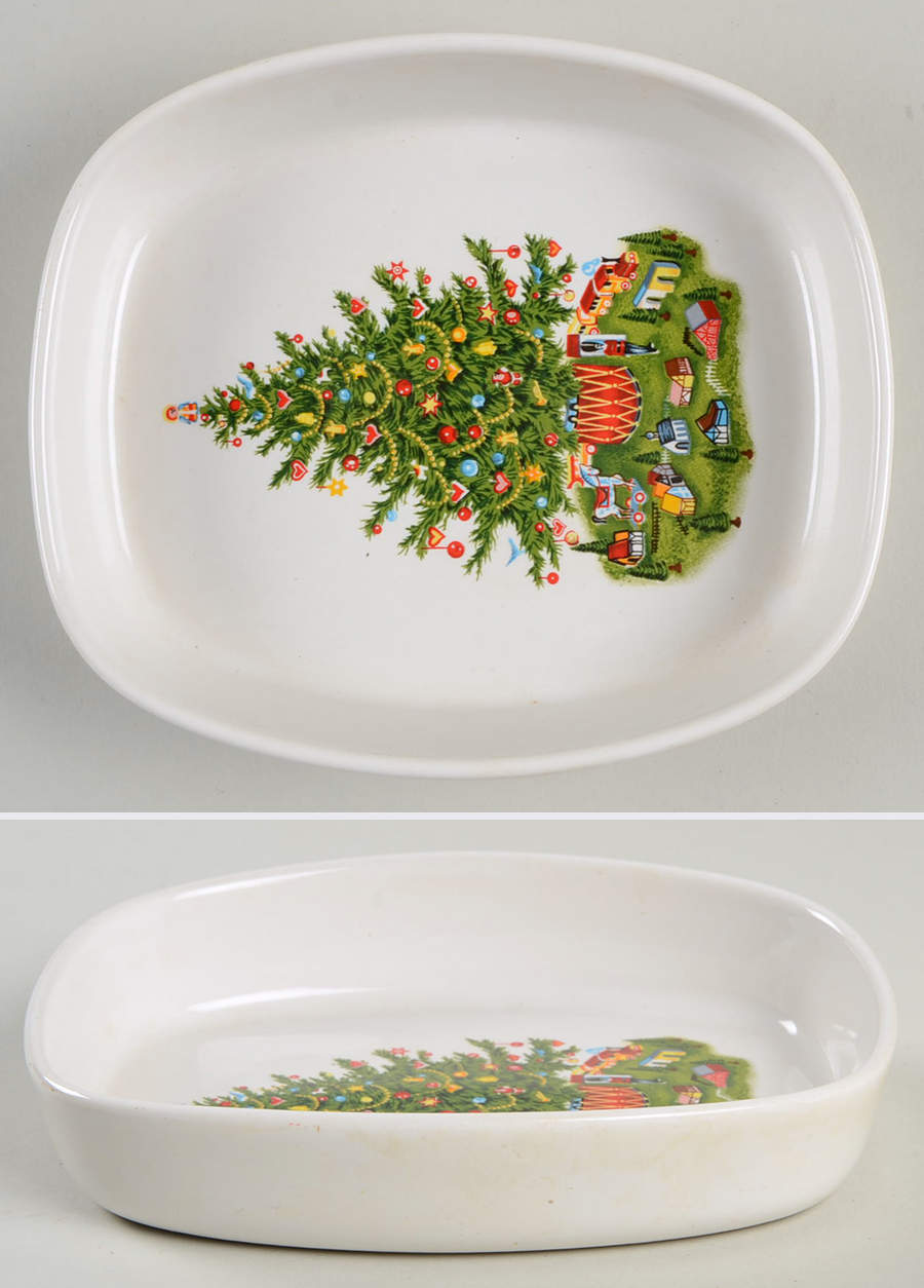 Christmas Heritage Entree Dish by Pfaltzgraff-1