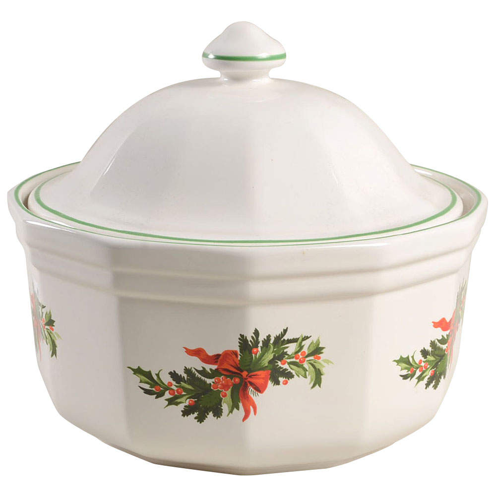 Christmas Heritage 1.75 Qt Round Covered Casserole by Pfaltzgraff-1