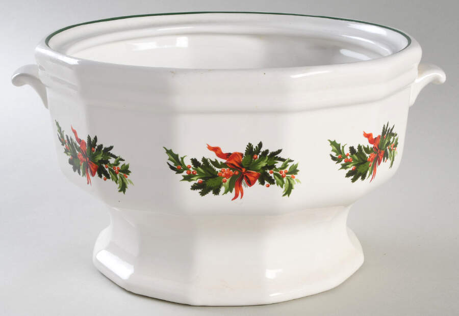 Christmas Heritage Tureen No Lid by Pfaltzgraff-1