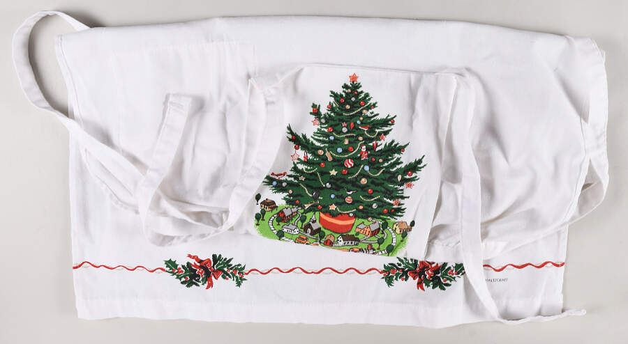 Christmas Heritage Cloth Kitchen Apron by Pfaltzgraff-1