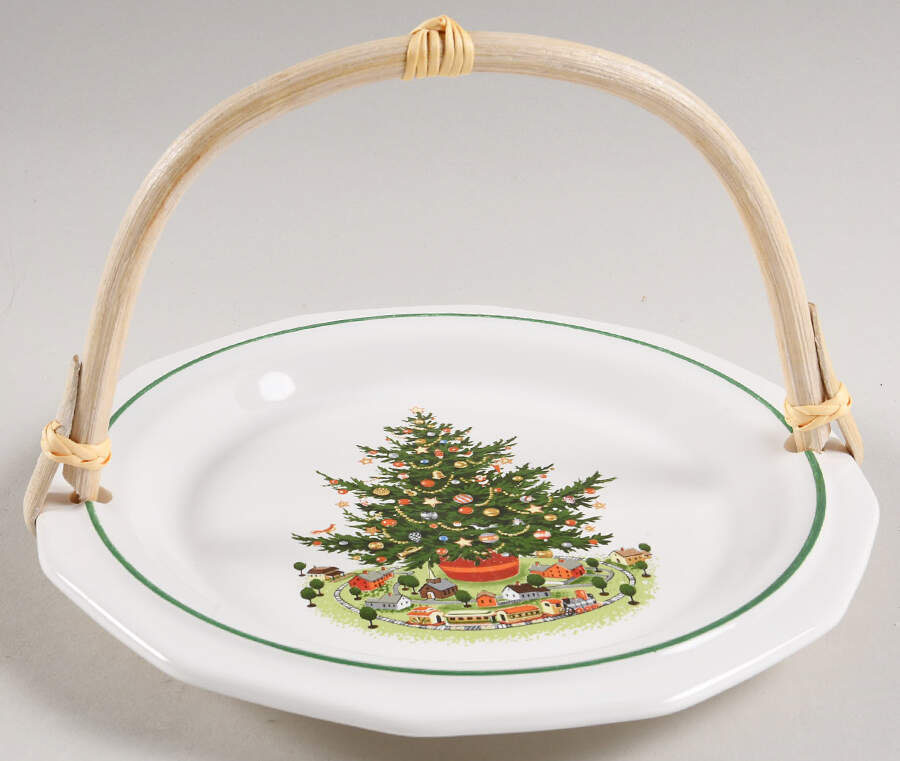 Christmas Heritage 5 3/8"-5 5/8" Bamboo Handled Serving Plate  HC by Pfaltzgraff-1