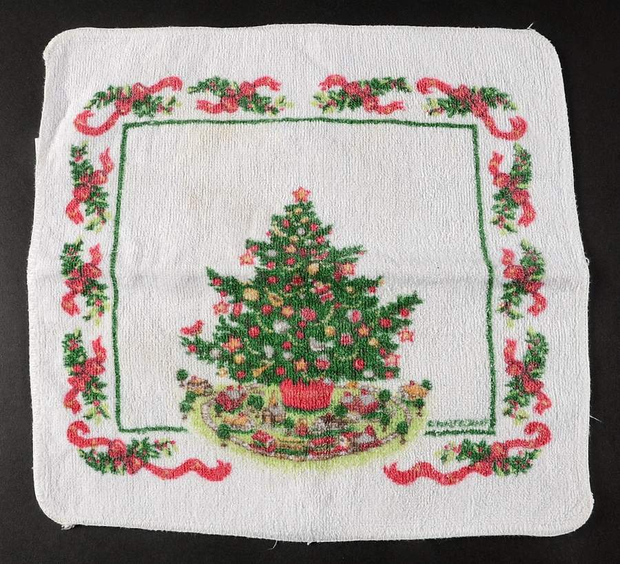Christmas Heritage Wash Cloth by Pfaltzgraff-1