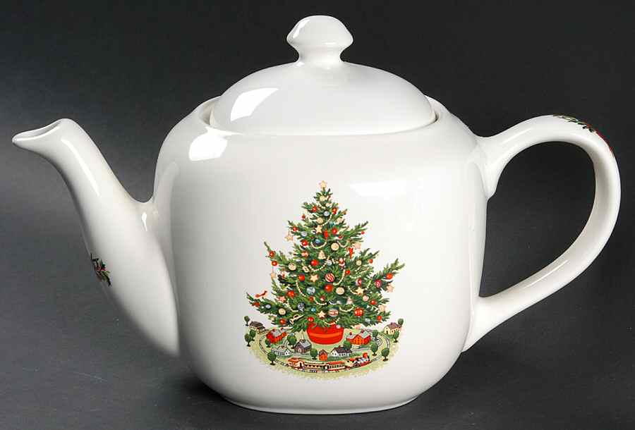 Christmas Heritage Oval Teapot & Lid by Pfaltzgraff-1