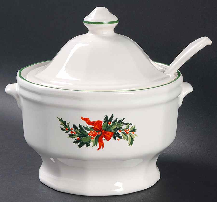 Christmas Heritage Mini Tureen w/Lid & Ladle by Pfaltzgraff-1