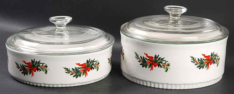Christmas Heritage 4-Piece Bakeware Set (2 Bakers with Lids) by Pfaltzgraff-1