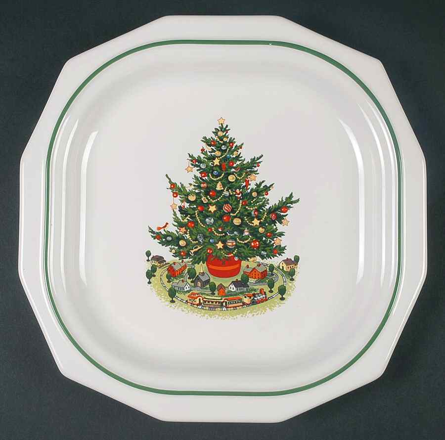 Christmas Heritage 9" Square Buffet Plate by Pfaltzgraff-1