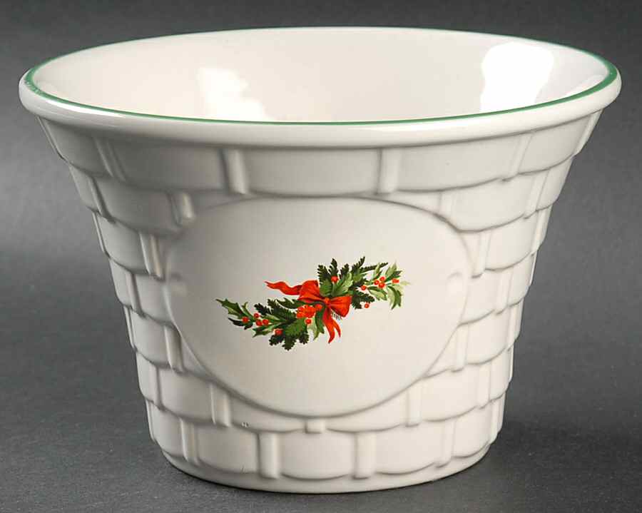 Christmas Heritage Medium Basket, No Handle by Pfaltzgraff-1