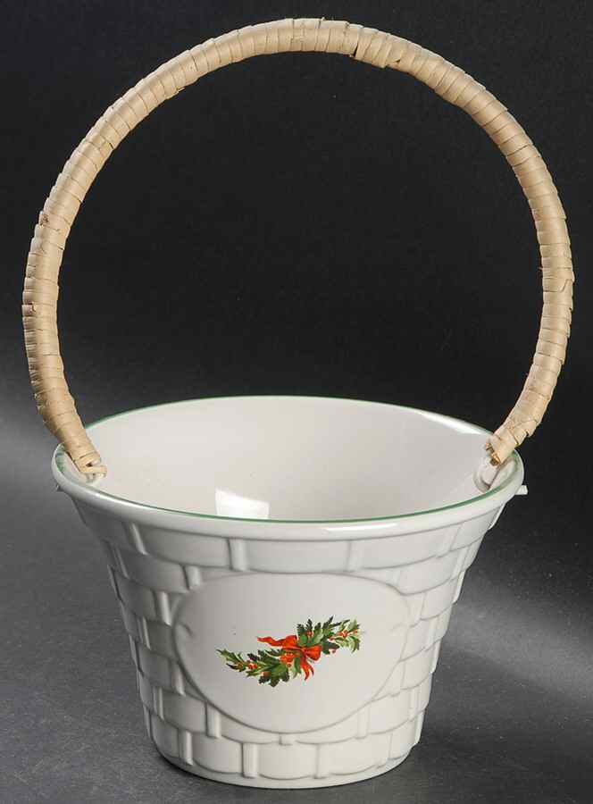 Christmas Heritage Medium Basket with Handle by Pfaltzgraff-1