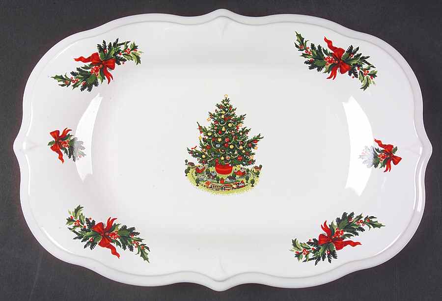 Christmas Heritage Sculpted Bread Tray by Pfaltzgraff-1