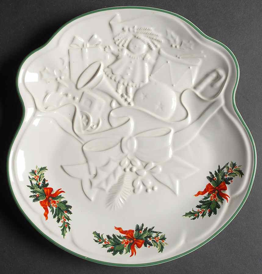 Christmas Heritage Embossed Bag of Toys Plate by Pfaltzgraff-1