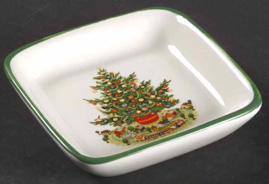 Christmas Heritage Nut Dish by Pfaltzgraff-1