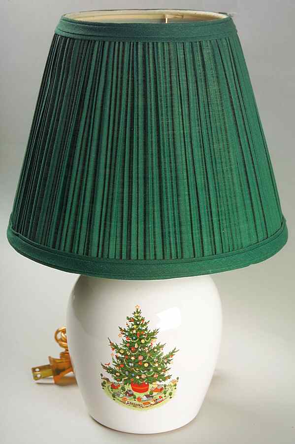 Christmas Heritage Electric Lamp & Shade by Pfaltzgraff-1