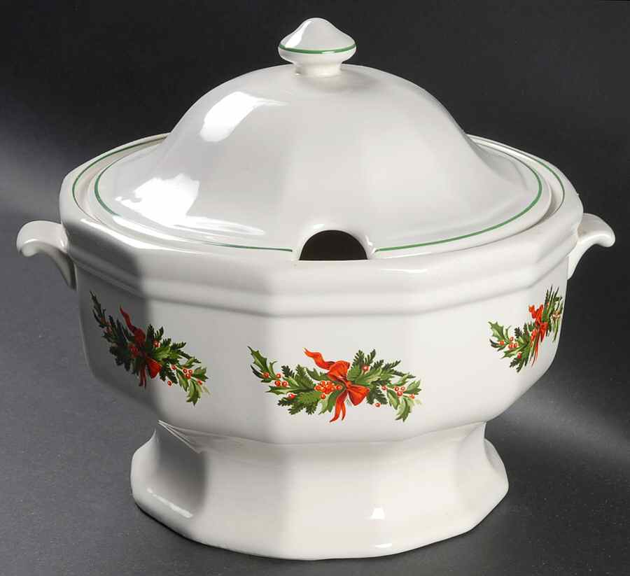 Christmas Heritage Tureen &  Lid by Pfaltzgraff-1