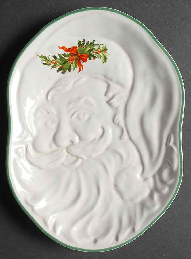 Christmas Heritage Embossed Santa Plate by Pfaltzgraff-1