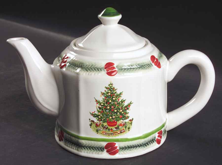 Christmas Heritage Sculpted Teapot & Lid by Pfaltzgraff-1