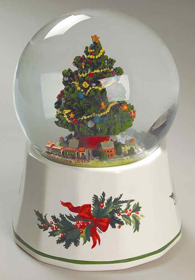 Christmas Heritage Snow Globe by Pfaltzgraff-1