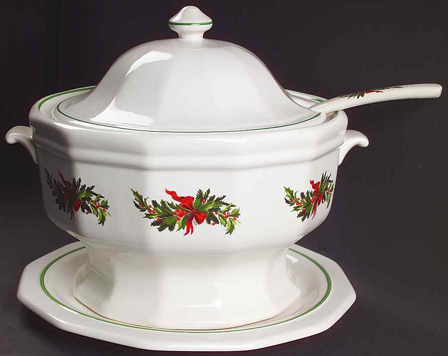 Christmas Heritage Tureen & Lid w/Ladle & Underplate by Pfaltzgraff-1