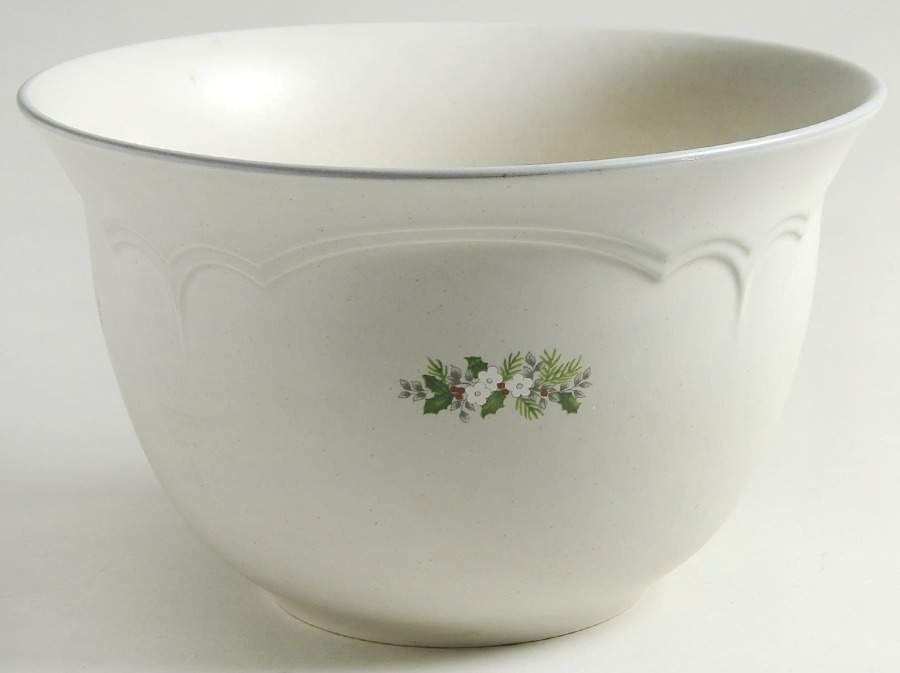Christmas Heirloom Round Great Bowl by Pfaltzgraff-1