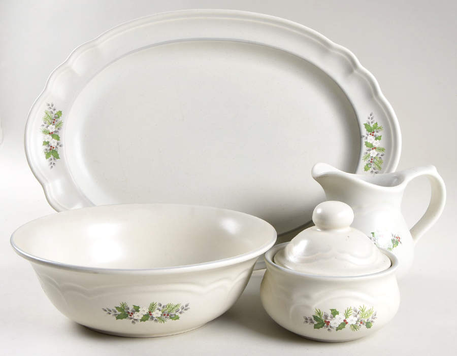 Christmas Heirloom 5 Piece Hostess Set by Pfaltzgraff-1