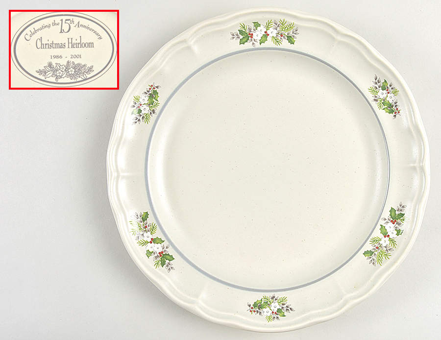Christmas Heirloom Dinner Plate by Pfaltzgraff-1