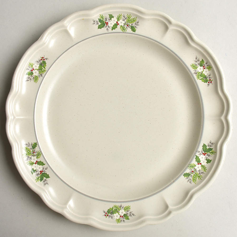 Christmas Heirloom Dinner Plate by Pfaltzgraff-1