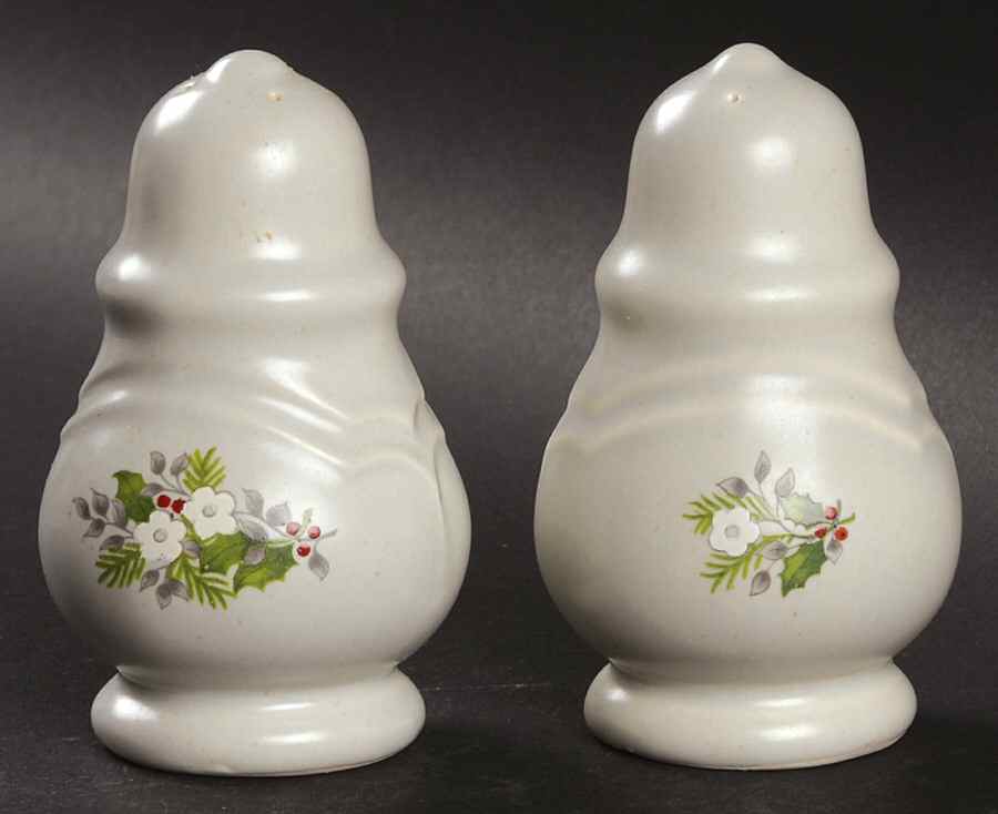 Christmas Heirloom Salt & Pepper Set by Pfaltzgraff-1