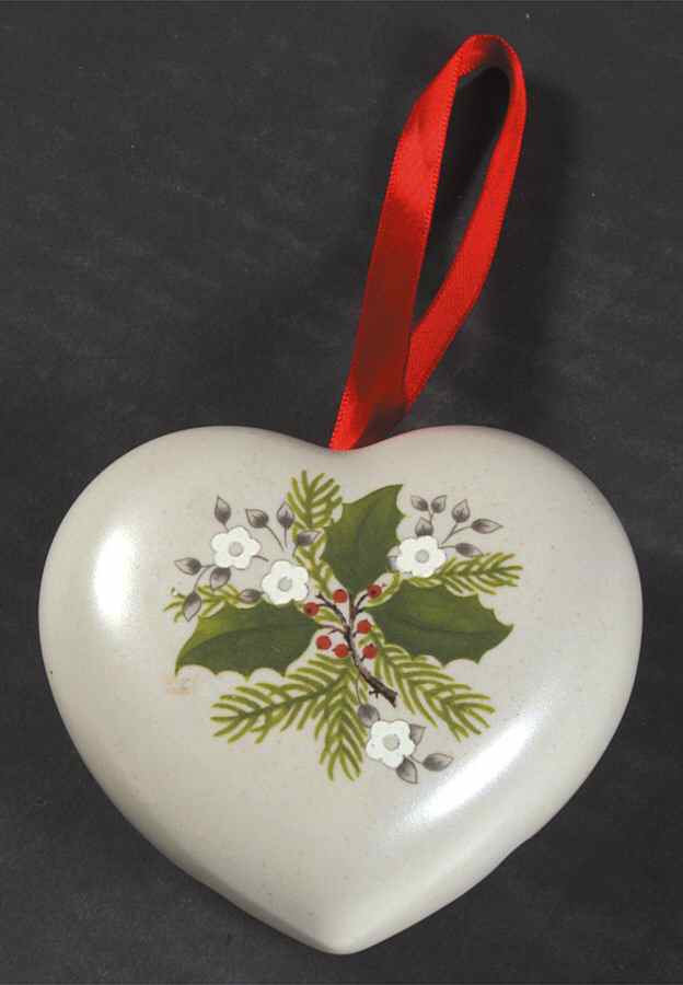 Christmas Heirloom Pommander by Pfaltzgraff-1