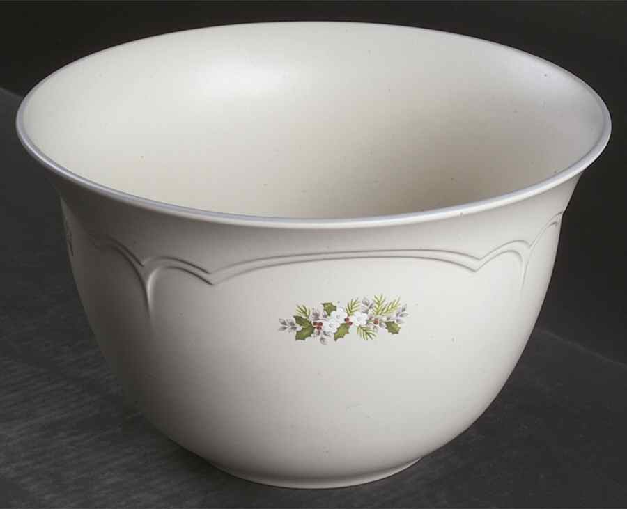 Christmas Heirloom Entertaining Bowl by Pfaltzgraff-1