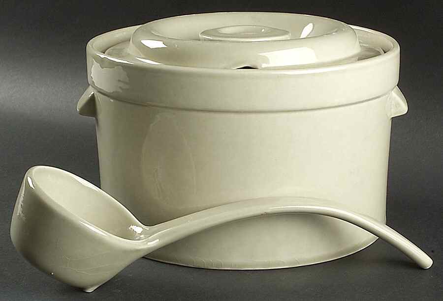 Compatibles Oatmeal Tureen & Lid w/Ladle by Pfaltzgraff-1