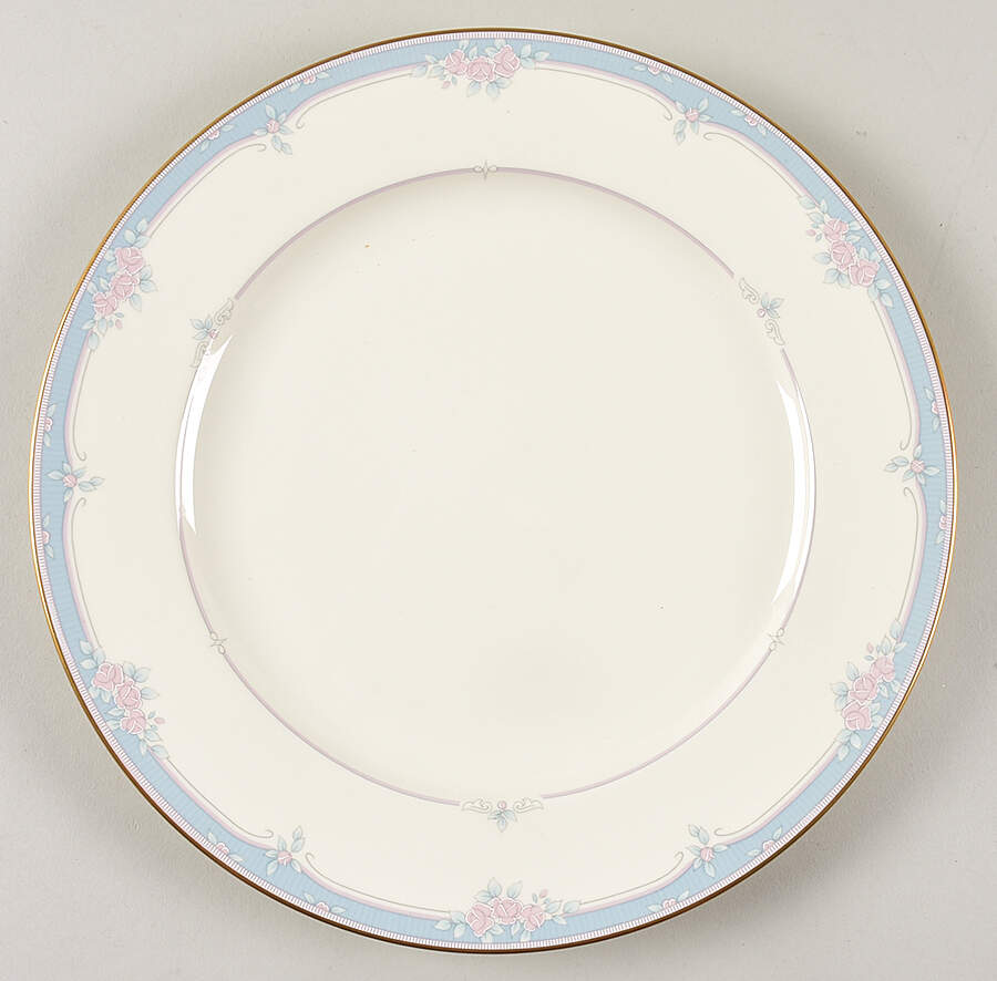 Courtenay Dinner Plate by Pfaltzgraff-1