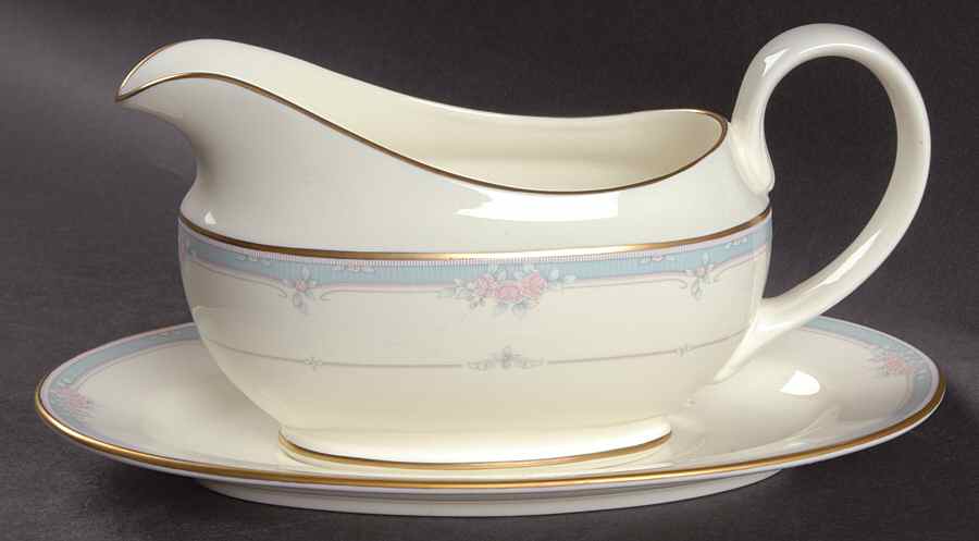 Courtenay Gravy Boat & Underplate by Pfaltzgraff-1