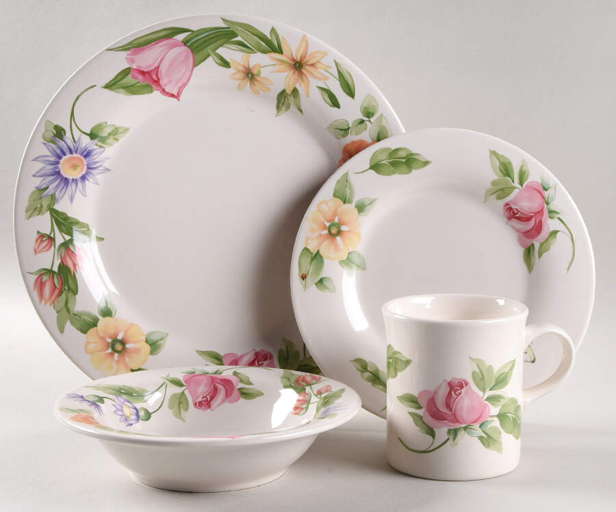 Dahlia 4 Piece Place Setting by Pfaltzgraff-1