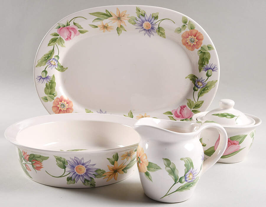 Dahlia 5 Piece Hostess Set by Pfaltzgraff-1