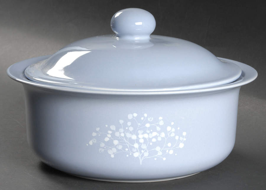 Essence 2 Qt Round Covered Casserole by Pfaltzgraff-1