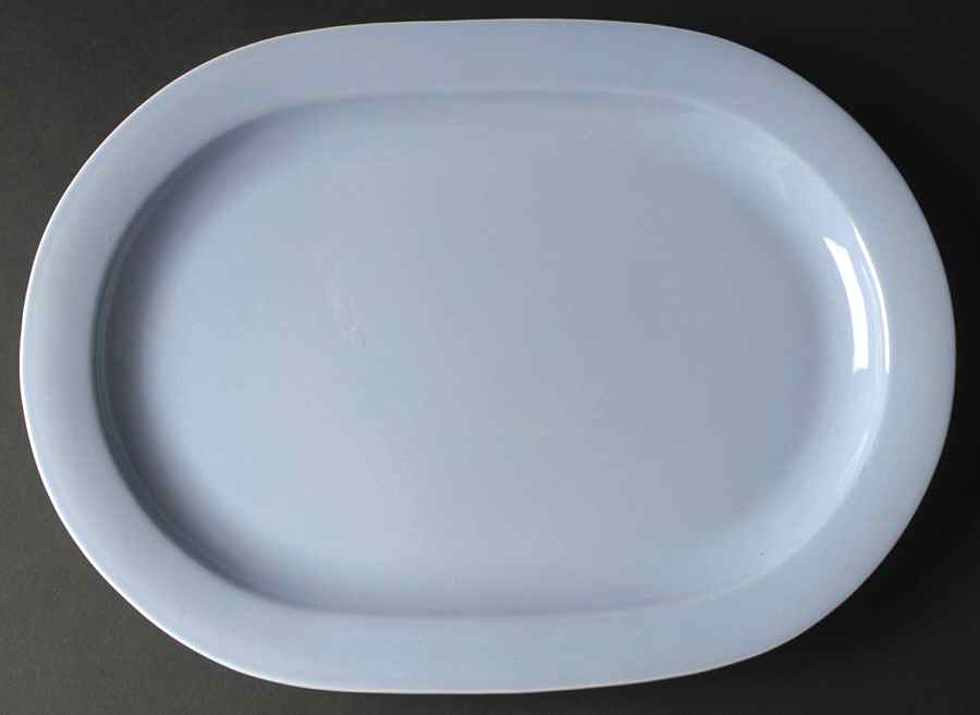 Essence 14" Oval Serving Platter by Pfaltzgraff-1