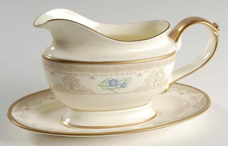 Flora Royale Gravy Boat & Underplate by Pfaltzgraff-1