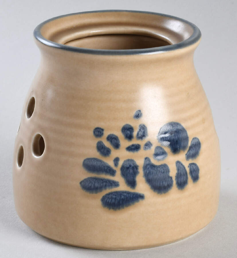 Folk Art Garlic Keeper No Lid by Pfaltzgraff-1