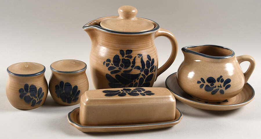 Folk Art Completer Set by Pfaltzgraff-1
