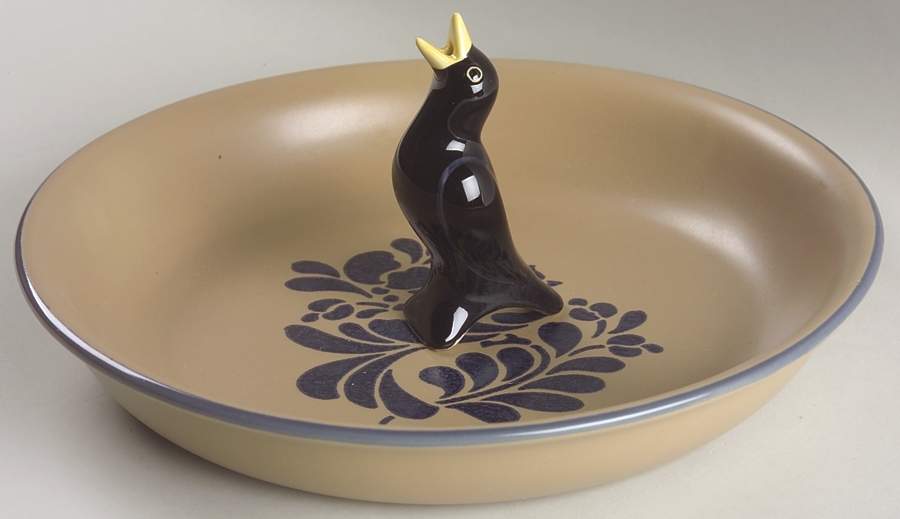 Folk Art 10" Pie Baking Plate with Pie Bird by Pfaltzgraff-1