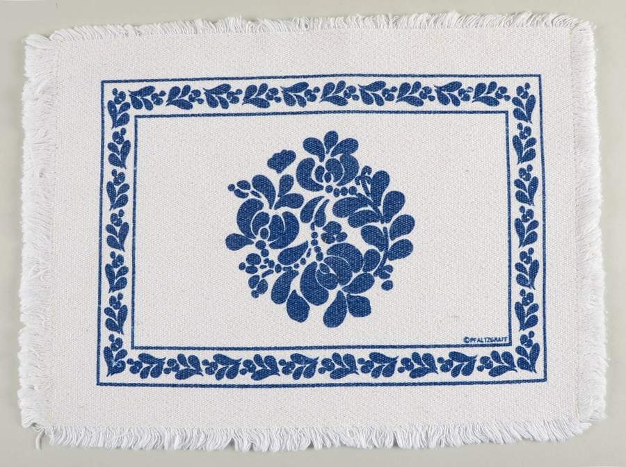 Folk Art Cloth Placemat by Pfaltzgraff-1
