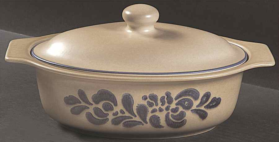Folk Art 1.25 Quart Oval Covered Casserole by Pfaltzgraff-1