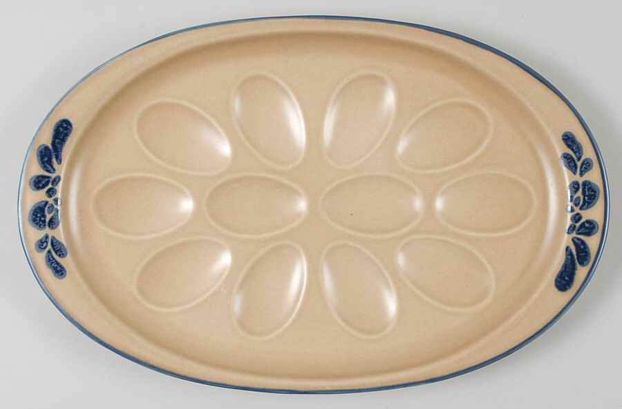 Folk Art Deviled Egg Plate by Pfaltzgraff-1