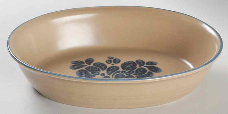Folk Art 10" Oval Baker by Pfaltzgraff-1