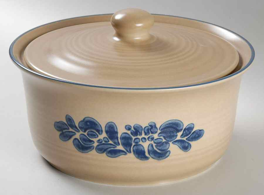 Folk Art 2.5 Qt Round Covered Casserole by Pfaltzgraff-1