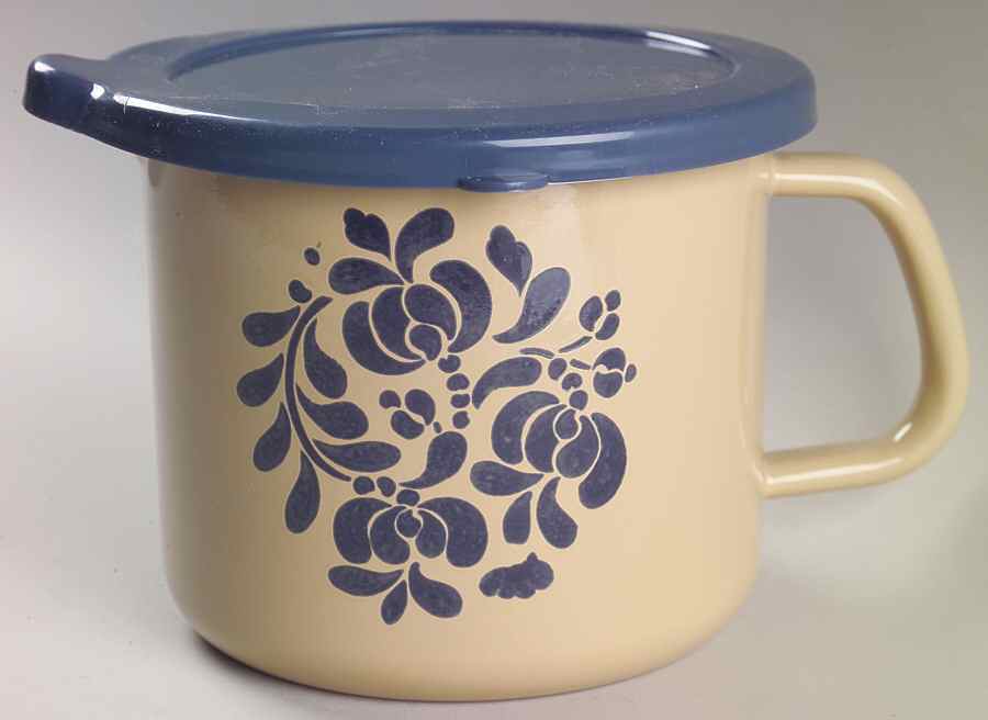 Folk Art 4-In-1 Metal Measuring Cup with Plastic Lid by Pfaltzgraff-1