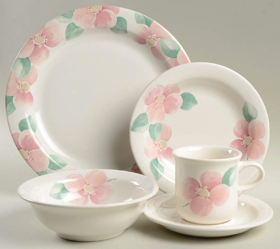 Garland Blush 40 Piece Estate Set by Pfaltzgraff-1