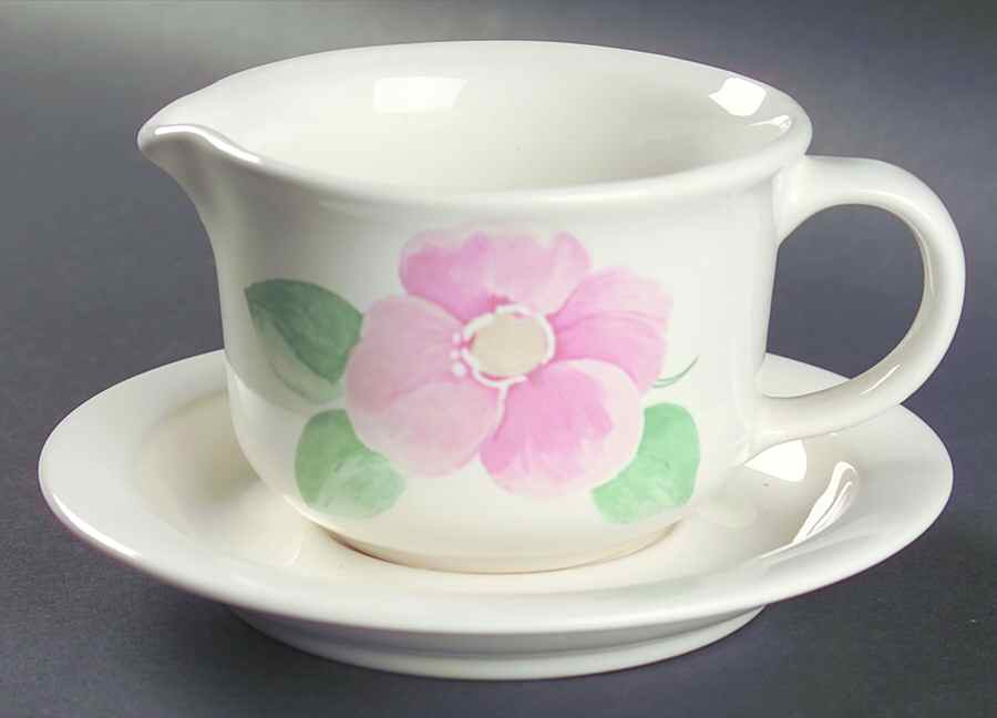 Garland Blush Gravy Boat & Underplate by Pfaltzgraff-1