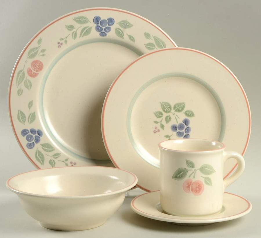 Garden Grove 5 Piece Place Setting by Pfaltzgraff-1