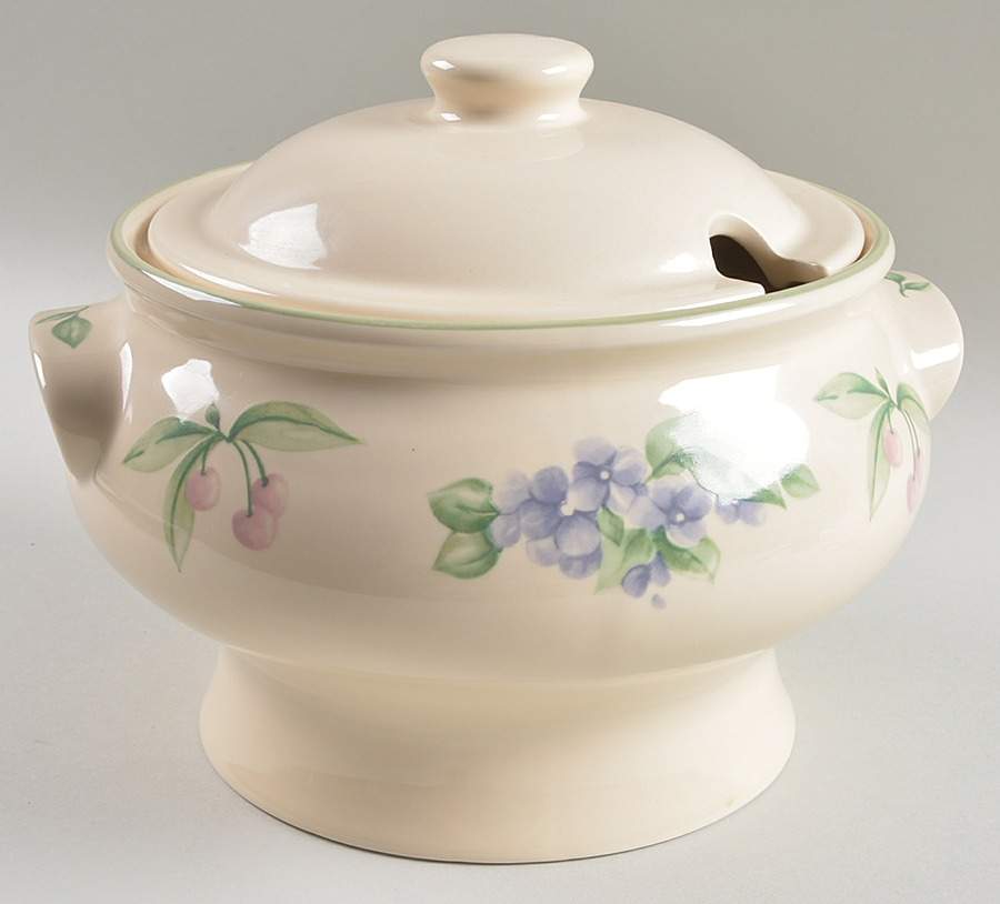 Garden Party (Garden Impressions) Tureen &  Lid by Pfaltzgraff-1